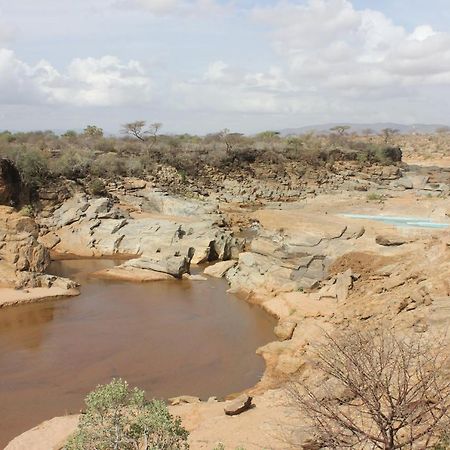 Lion'S Cave Camp, Samburu Villa Archers Post Exterior foto