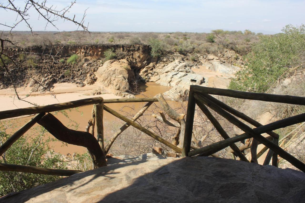 Lion'S Cave Camp, Samburu Villa Archers Post Exterior foto