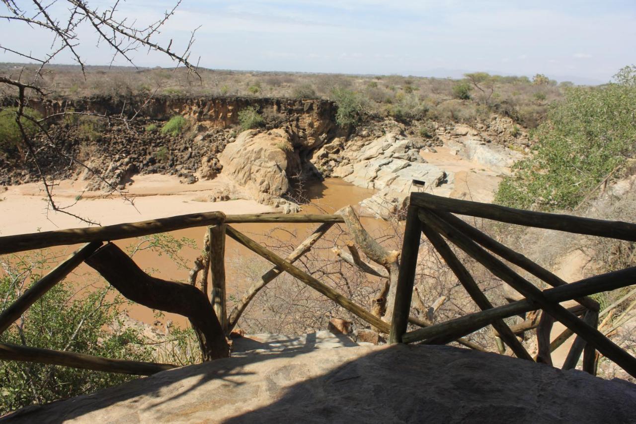 Lion'S Cave Camp, Samburu Villa Archers Post Exterior foto