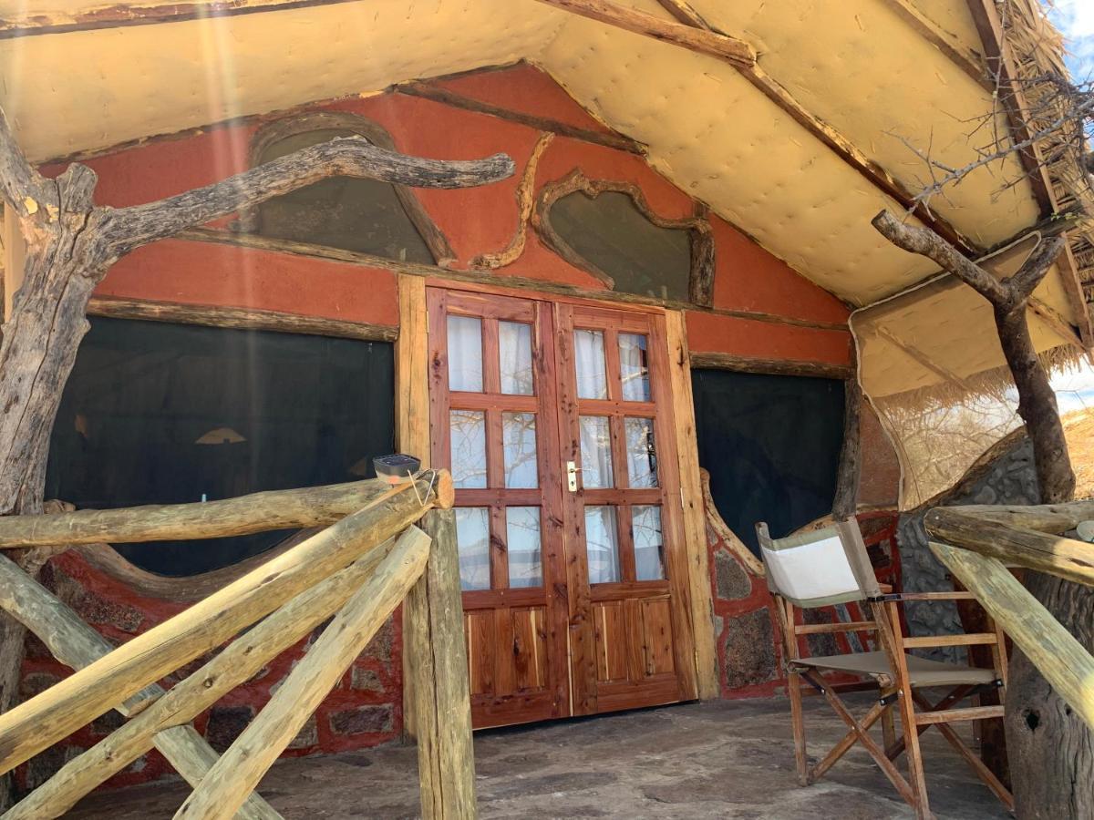 Lion'S Cave Camp, Samburu Villa Archers Post Exterior foto