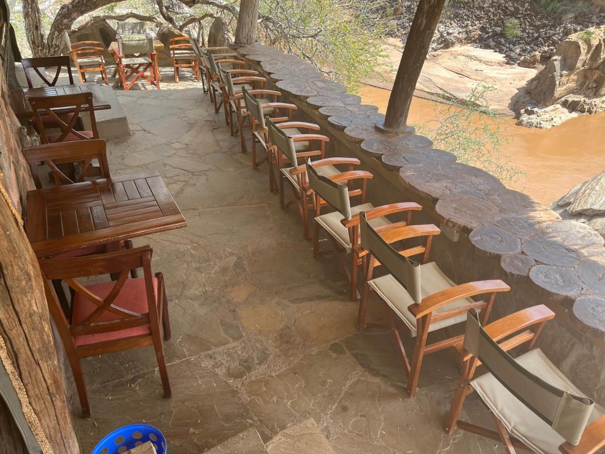 Lion'S Cave Camp, Samburu Villa Archers Post Exterior foto