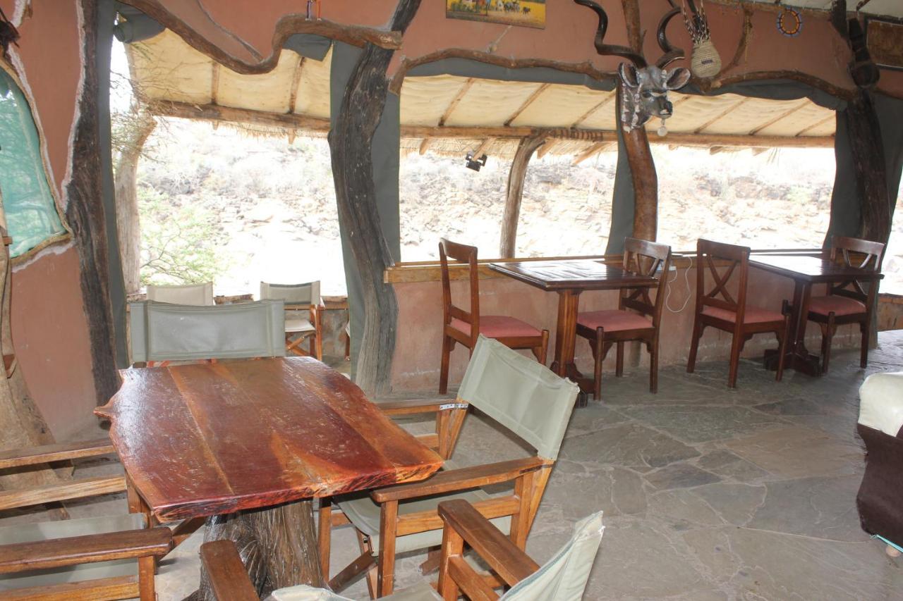Lion'S Cave Camp, Samburu Villa Archers Post Exterior foto