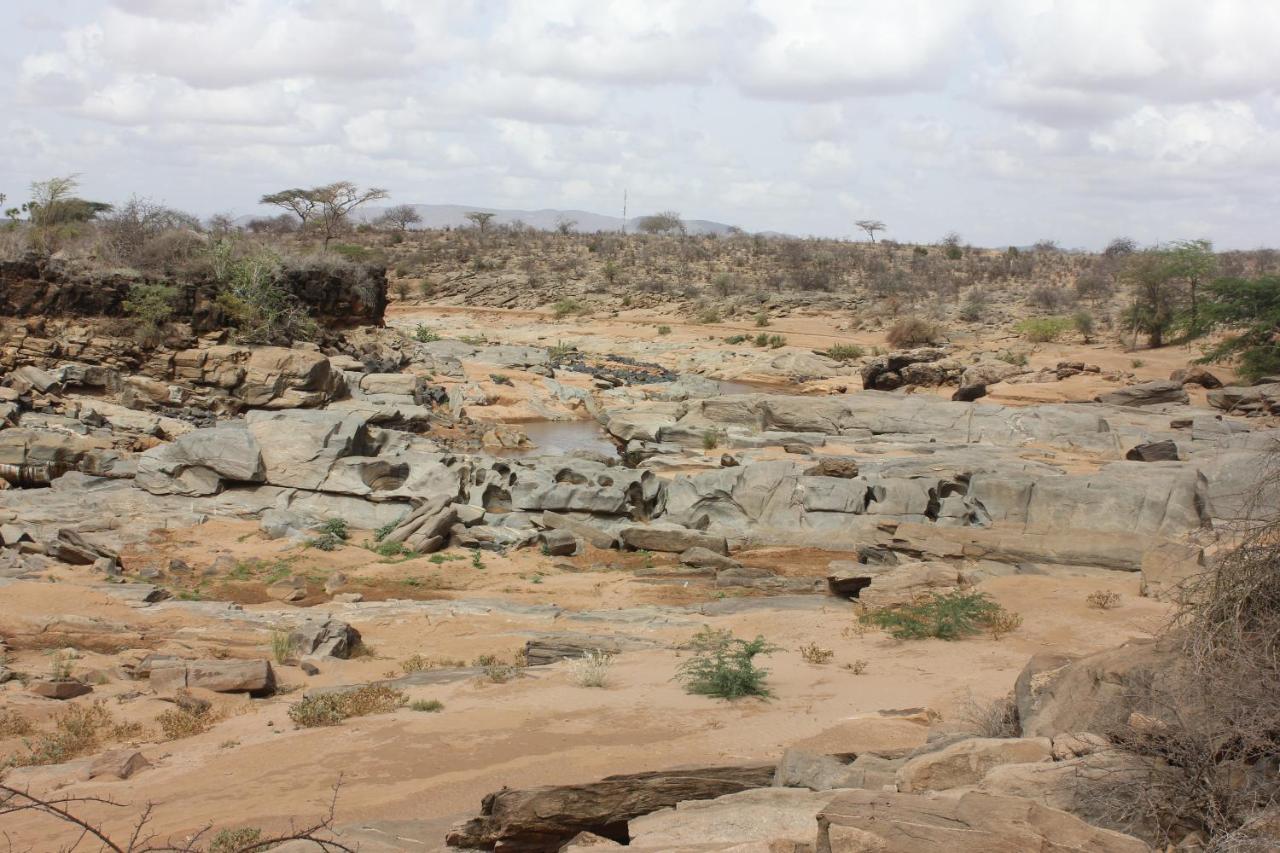 Lion'S Cave Camp, Samburu Villa Archers Post Exterior foto
